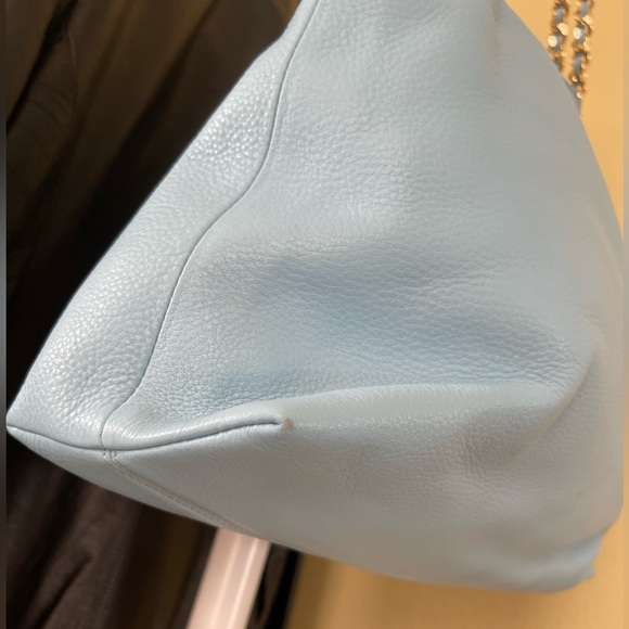 Tory Burch genuine leather tote bag w/braided gold hardware & adjustable chain - Picture 4 of 10